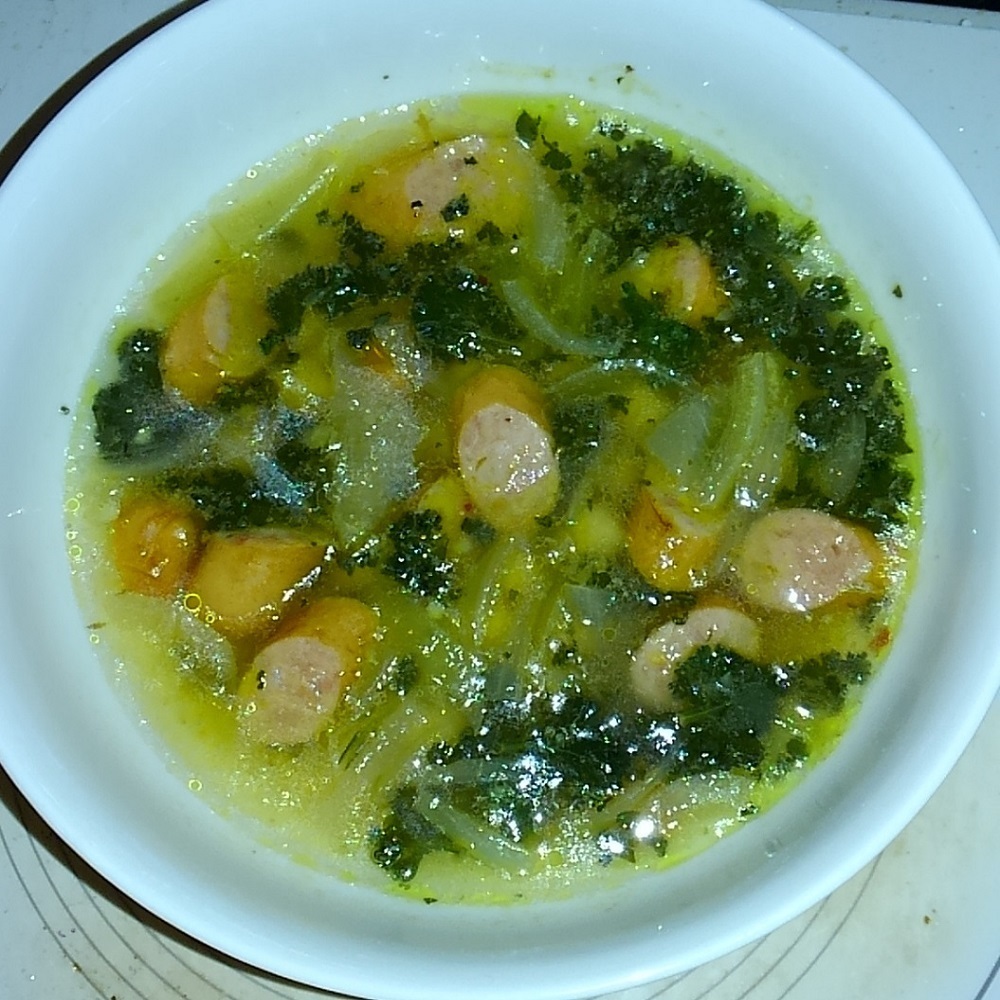 抜群 うまい ソーセージとイタリアンパセリのスープ レシピ 簡単 美味しいーパスタレシピ